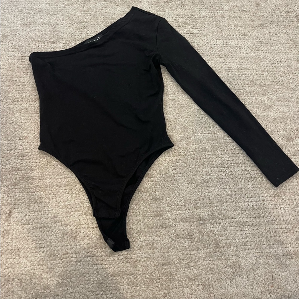 Sorella Boutique one shoulder bodysuit